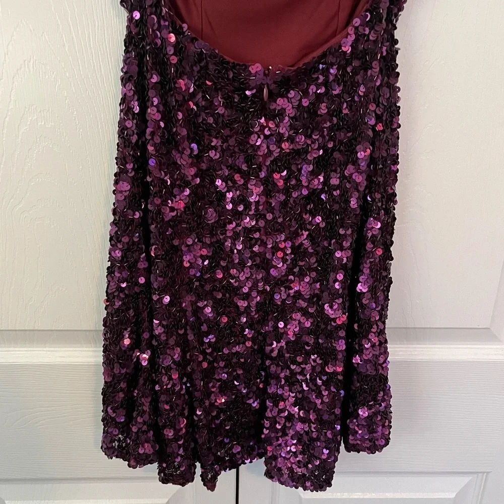 NWT Sherri Hill Purple Sequin Halter Dress Size 2 - Picture 8 of 13